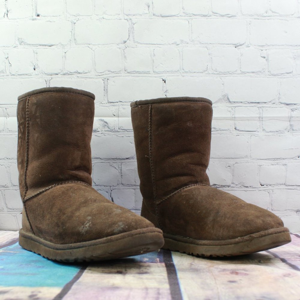 UGG Classic Short Twinface Sheepskin Brown Suede Winter Boots Size 8 - Picture 2 of 9